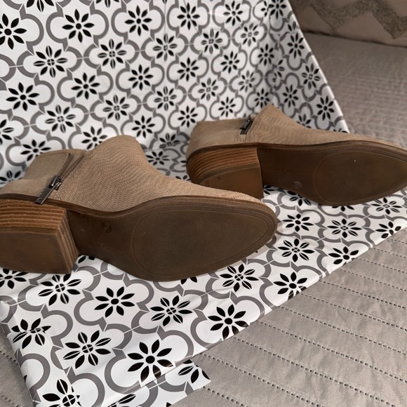 Lucky brand leather suede tan Ankle Boots size 8.5 m. - Picture 9 of 9